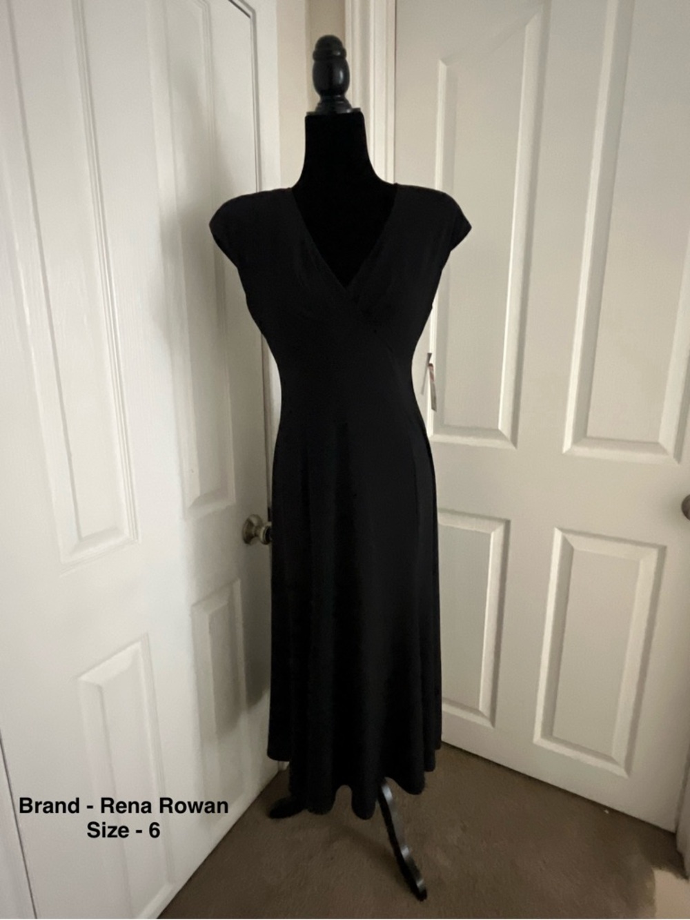 Rena Rowan Black V‑Neck Cap Sleeve Maxi Dress